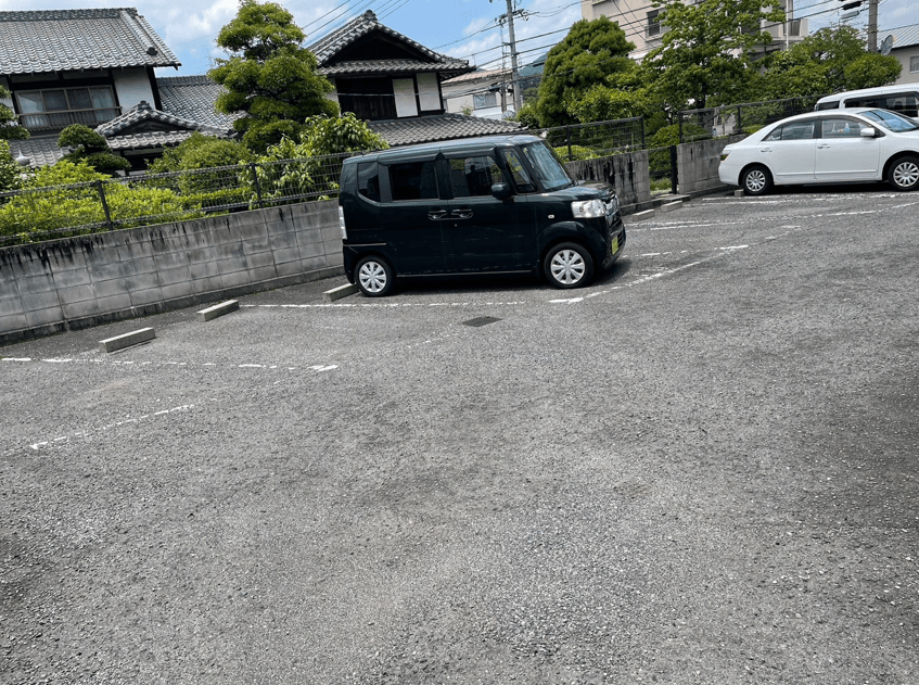 ハイムエトワールガレージの外観・駐車場イメージ3枚目