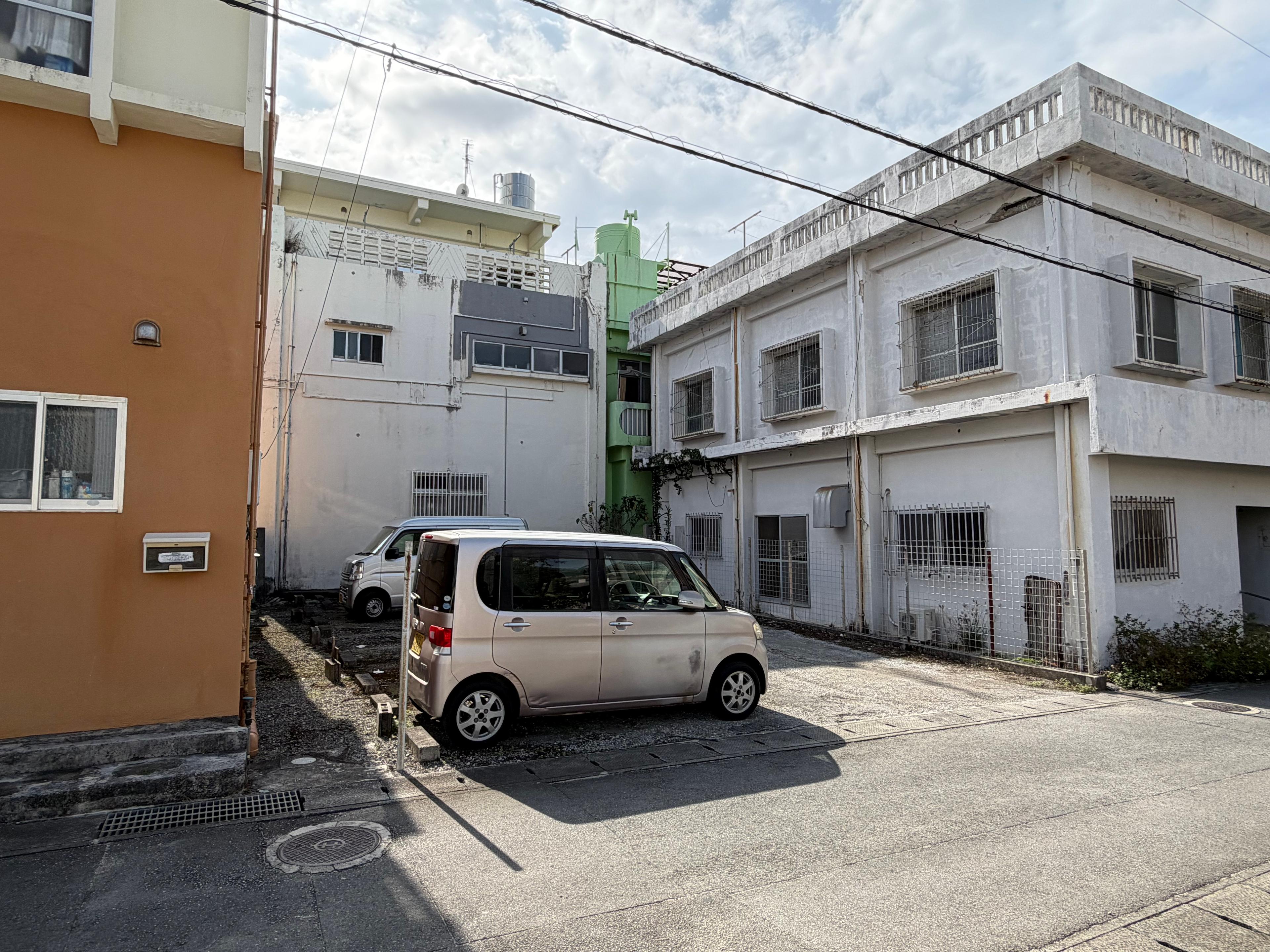 新垣駐車場2の外観・駐車場イメージ2枚目