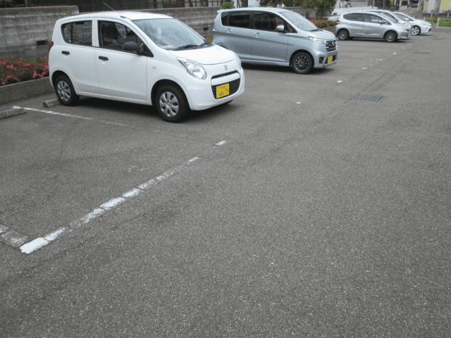 オリビアンA(38025)の外観・駐車場イメージ1枚目