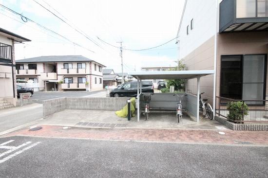 サンガーデンプラムAの外観・駐車場イメージ3枚目