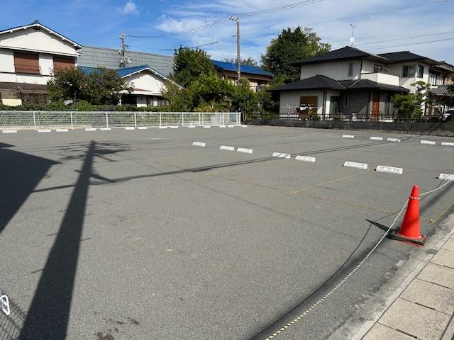 A-122西脇第3萩原貸駐車場の外観・駐車場イメージ1枚目