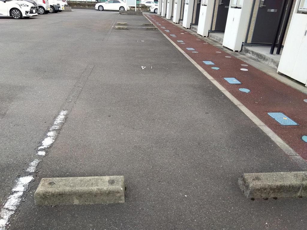 西汐入リバーサイド(33035)の外観・駐車場イメージ2枚目