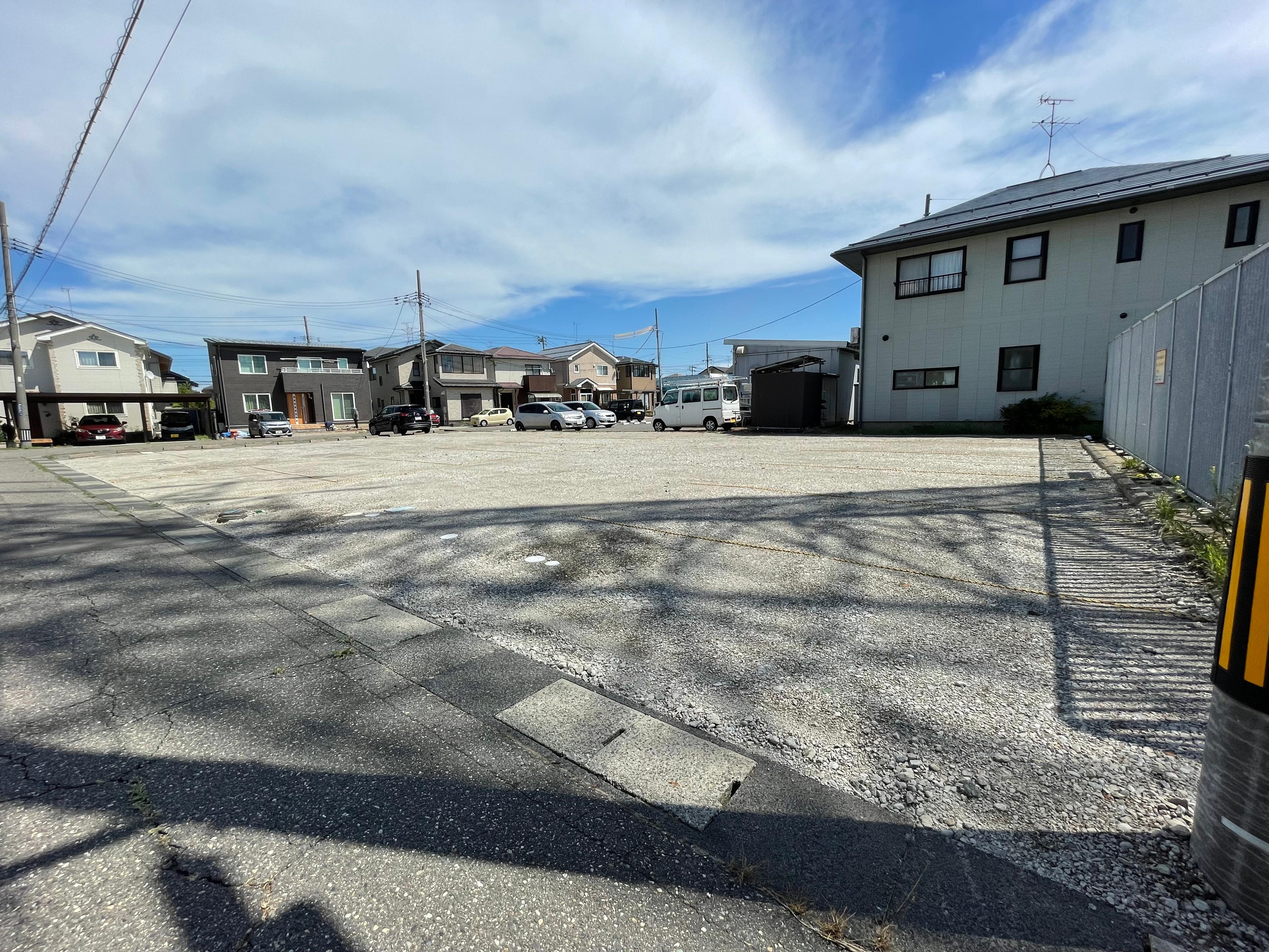 ダブルパークときめき西1丁目の外観・駐車場イメージ2枚目