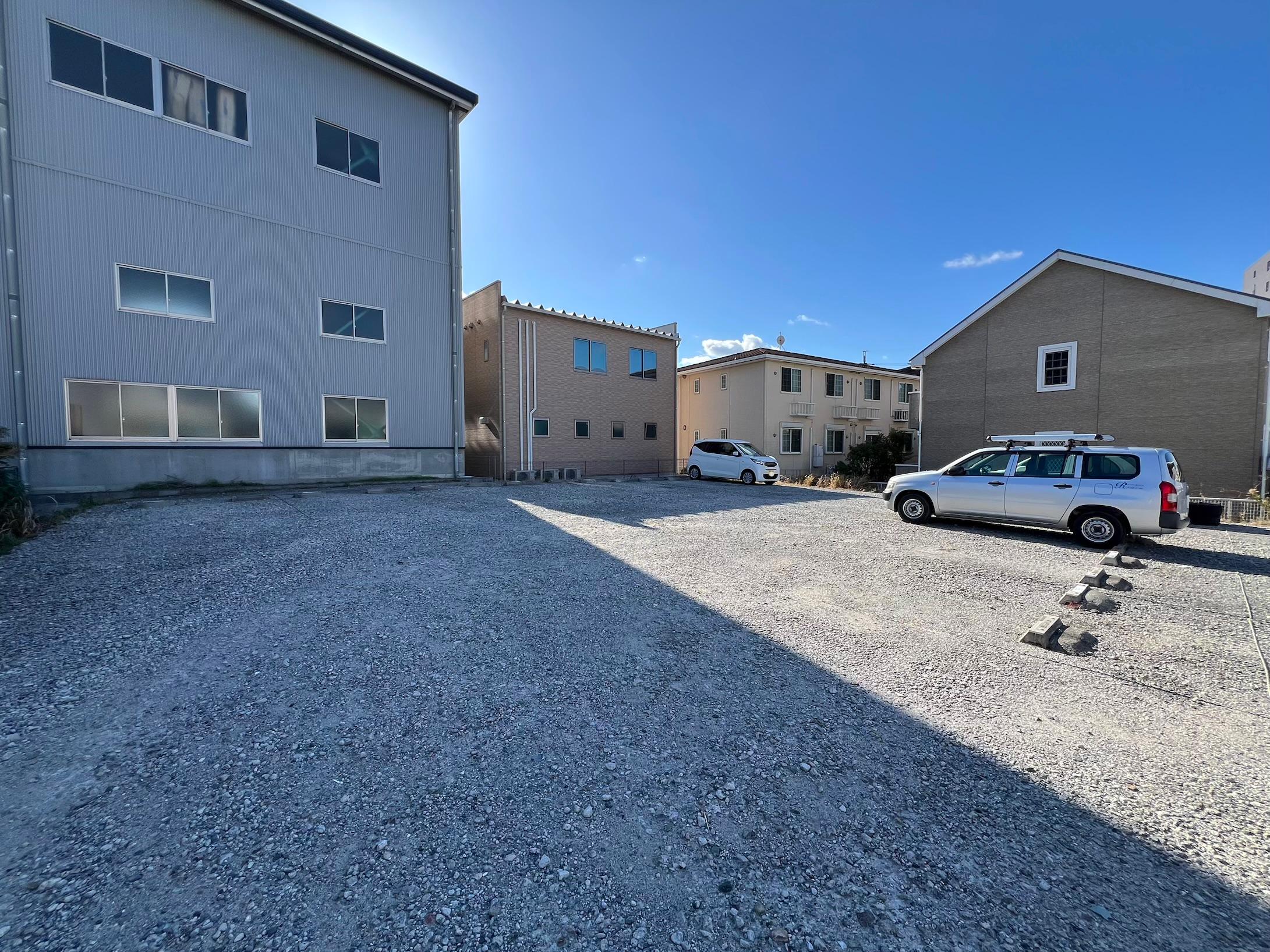 角建材店名古屋営業所駐車場の外観・駐車場イメージ3枚目