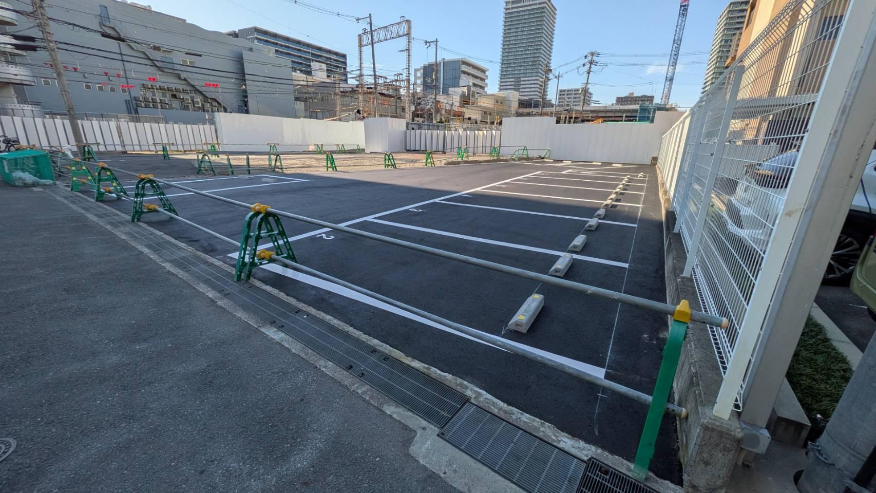 田村建設ガレージ 香里南之町Ⅱの外観・駐車場イメージ2枚目