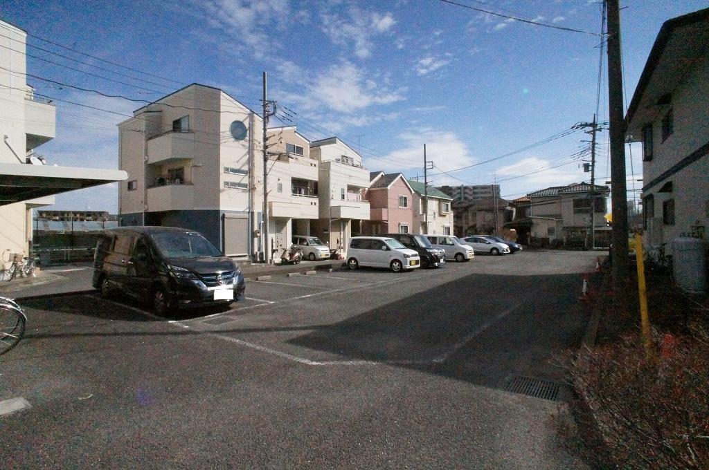 ドミールひばりヶ丘の外観・駐車場イメージ1枚目
