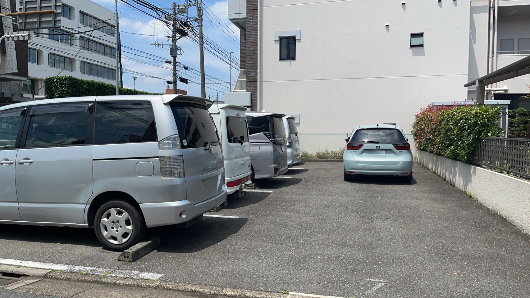小澤駐車場の外観・駐車場イメージ2枚目