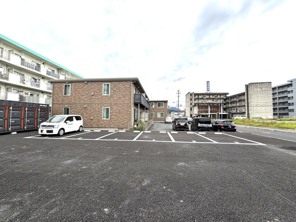 中鶴1丁目パーキングの外観・駐車場イメージ3枚目