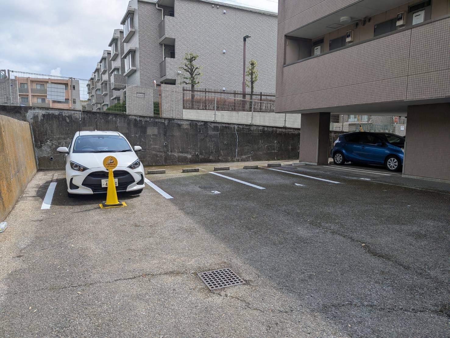 Grandir Maison市川中山の外観・駐車場イメージ1枚目