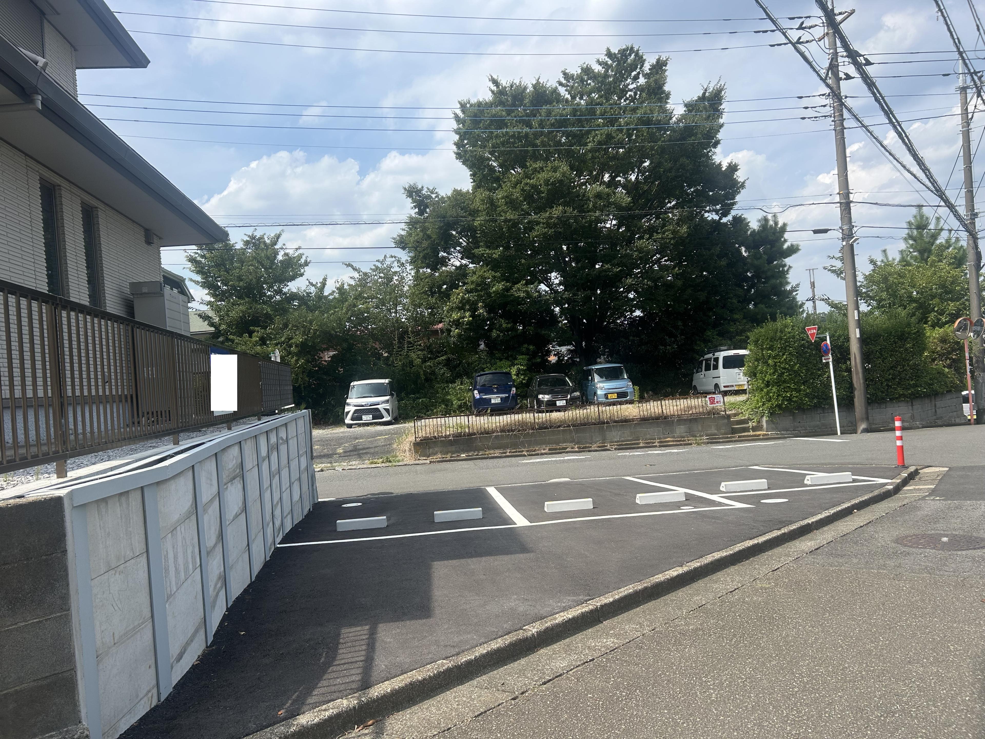 No.14駐車場の外観・駐車場イメージ2枚目