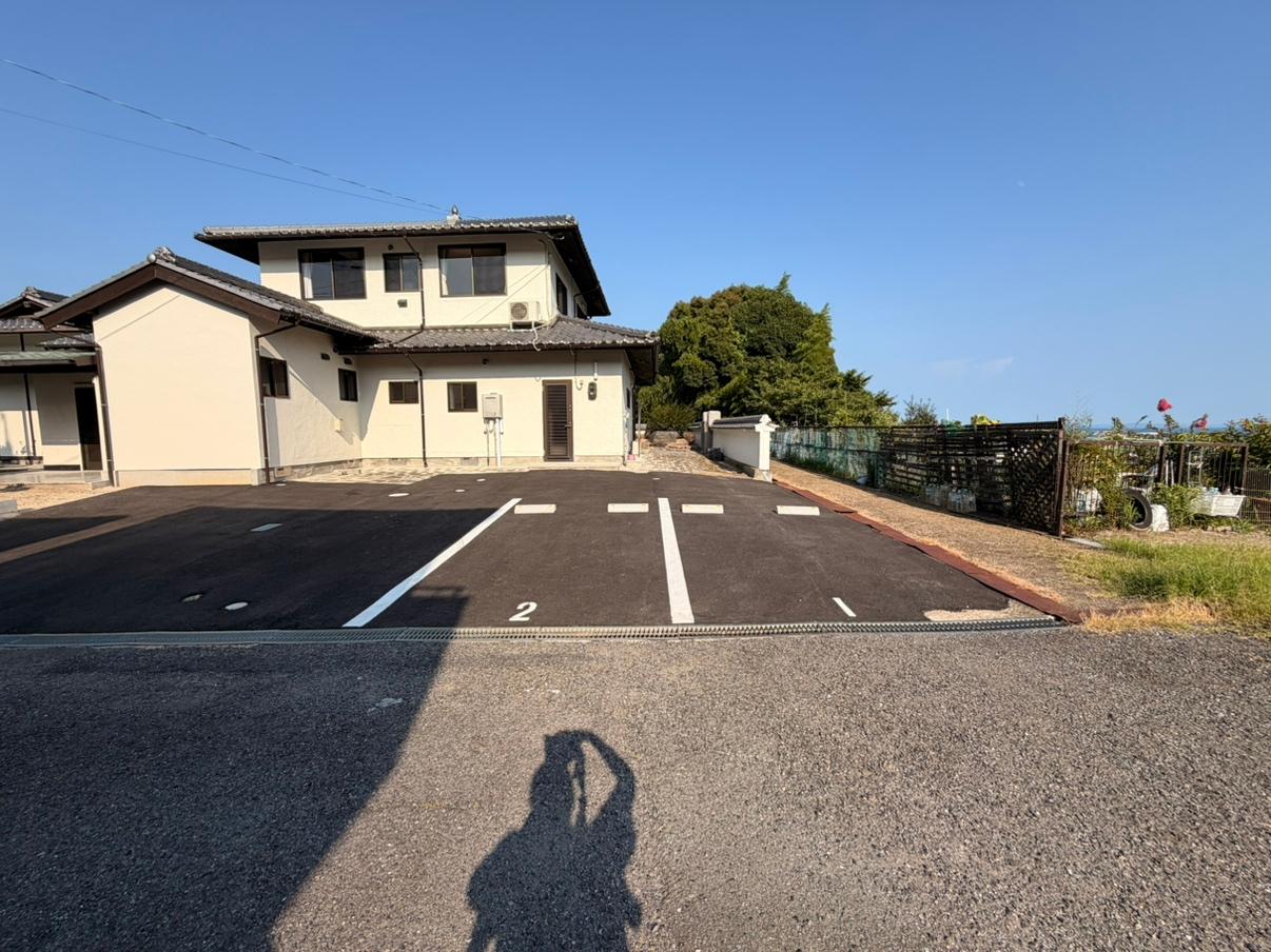 尾津町2丁目沖廣駐車場の外観・駐車場イメージ2枚目