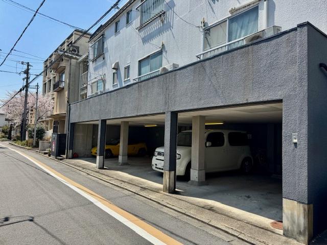 コーポ乾隆の外観・駐車場イメージ2枚目