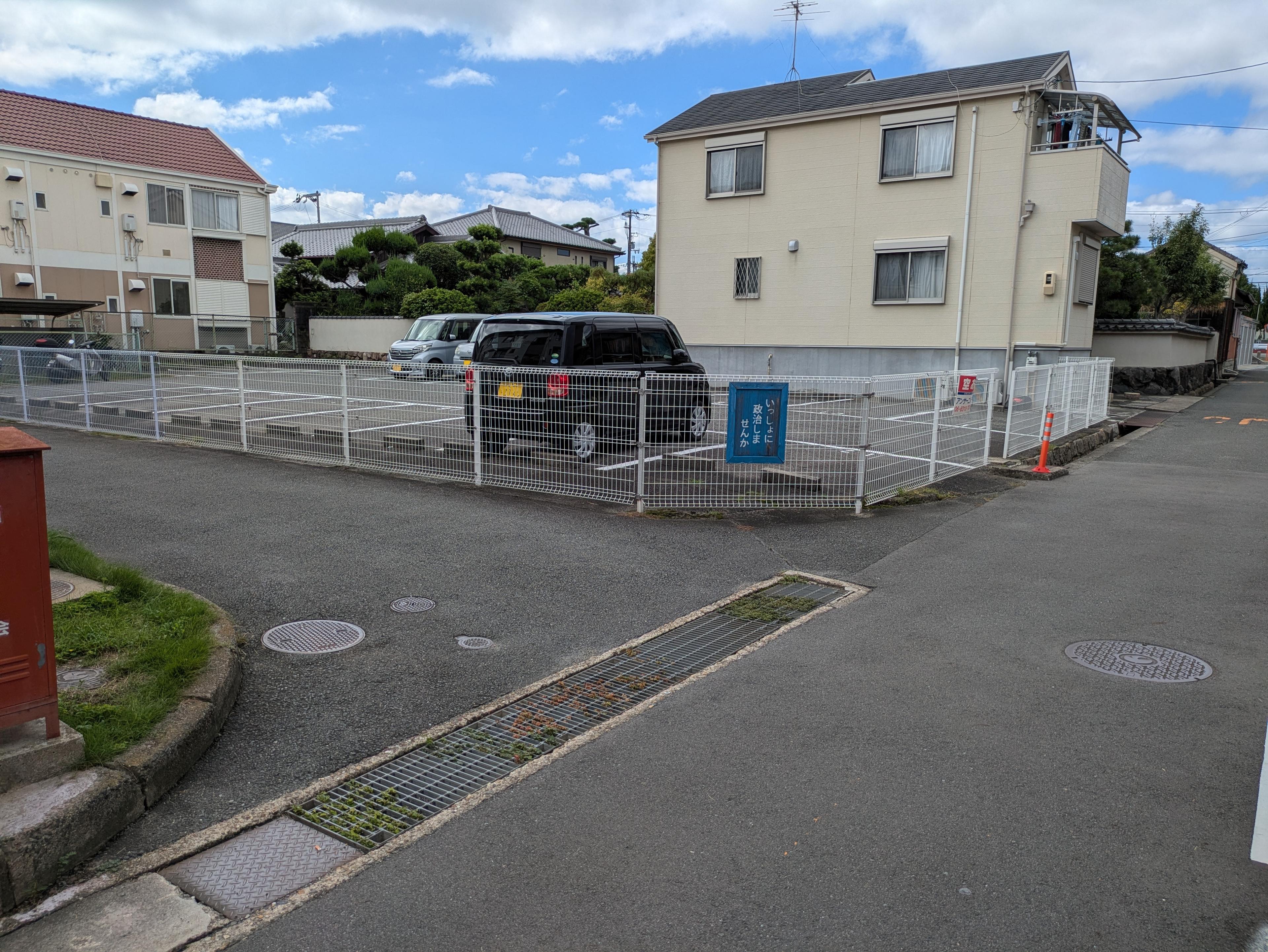 岸田モータープールの外観・駐車場イメージ1枚目