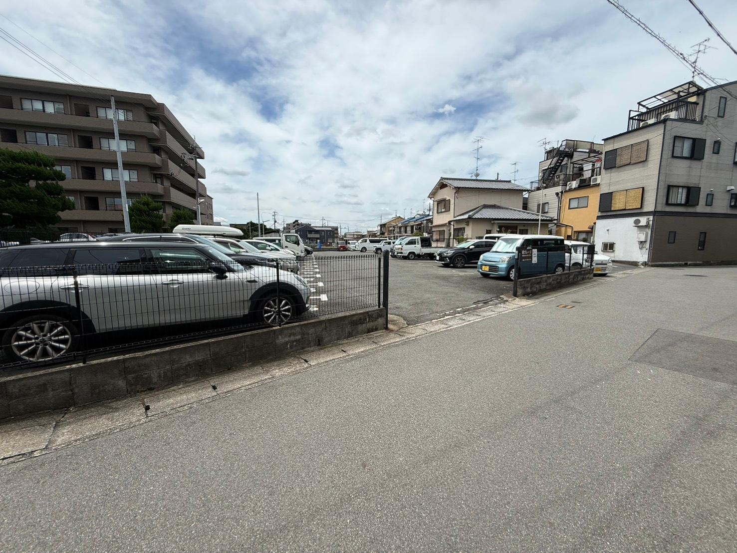 SOガレージの外観・駐車場イメージ1枚目