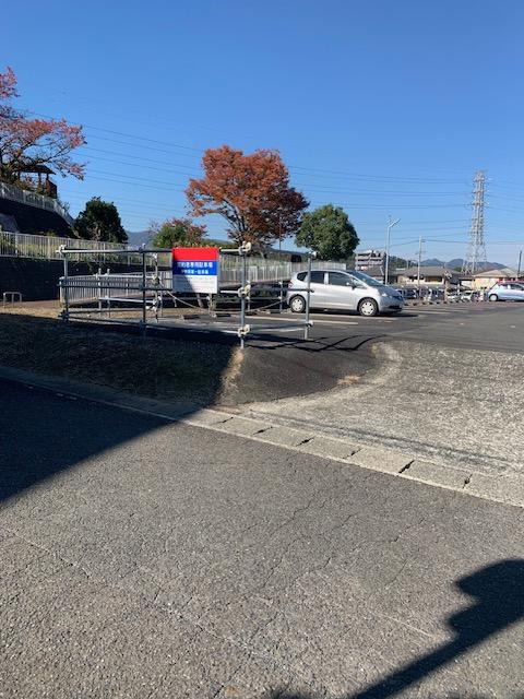 アイパーク伊勢原市高森第1の外観・駐車場イメージ1枚目