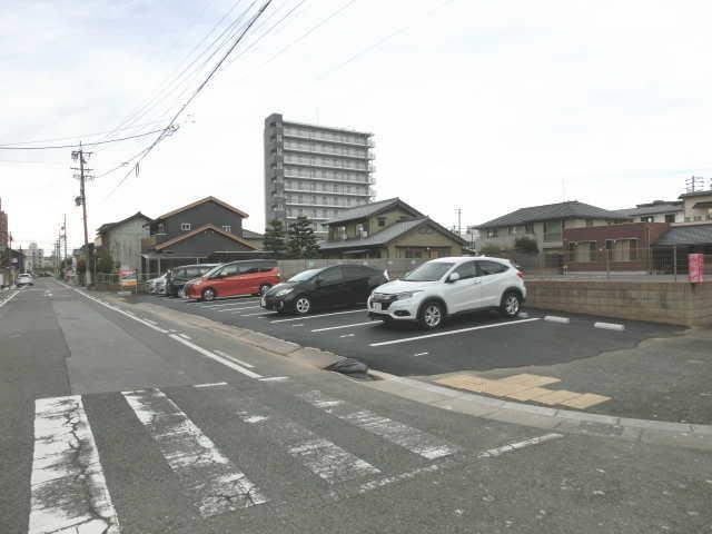 ワイズ・音羽 第8駐車場の外観・駐車場イメージ3枚目