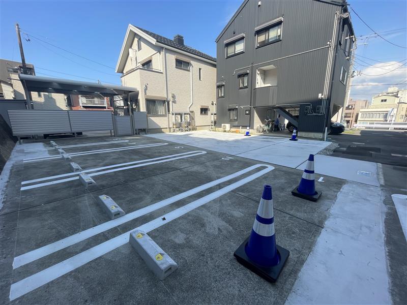 ダブルパーク新大病院下の外観・駐車場イメージ2枚目