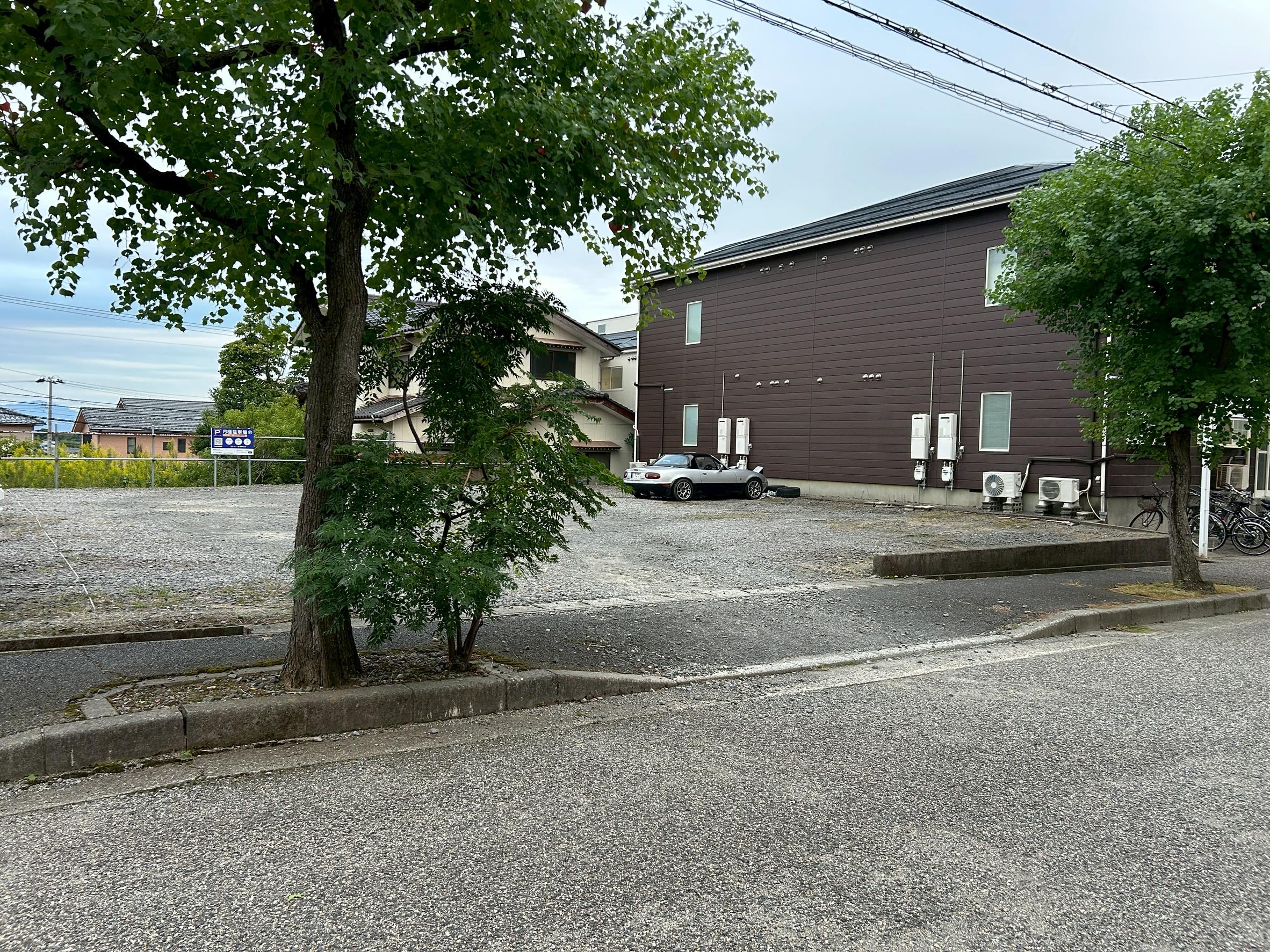 21.山作ガレージの外観・駐車場イメージ3枚目
