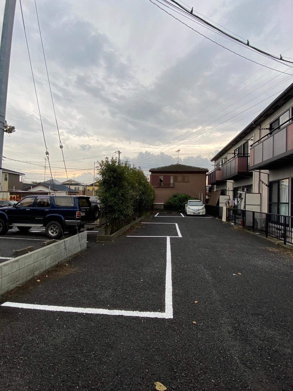 ドマ・ファミール敷地内駐車場の外観・駐車場イメージ1枚目