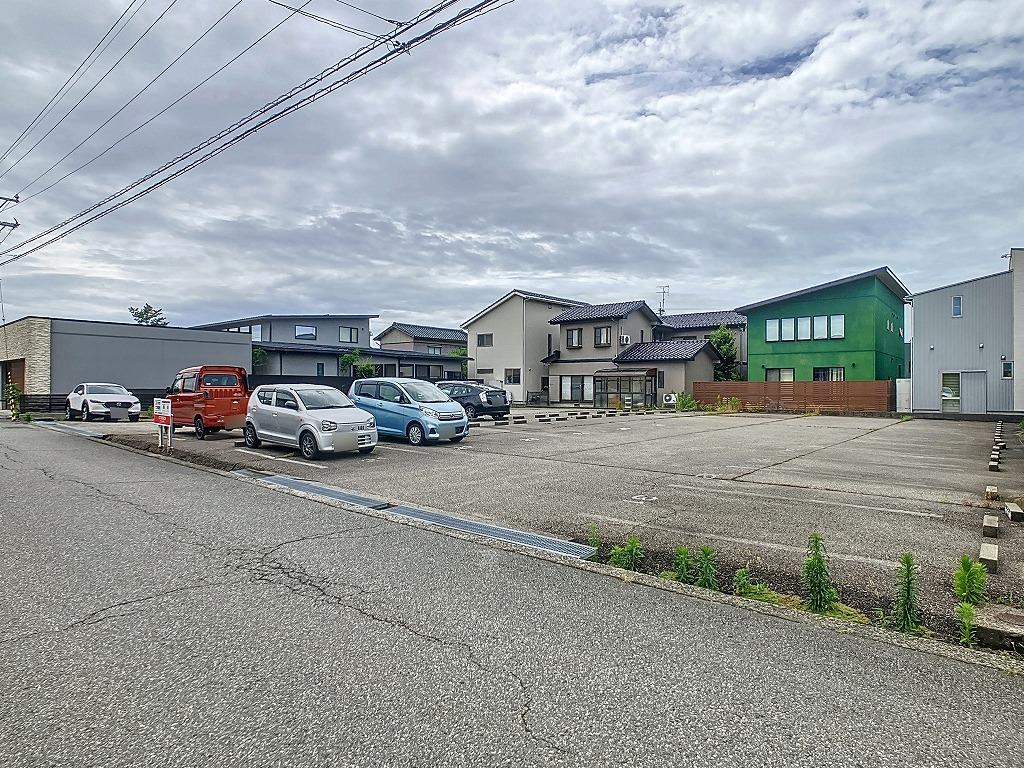 粟崎町3丁目月極駐車場の外観・駐車場イメージ1枚目