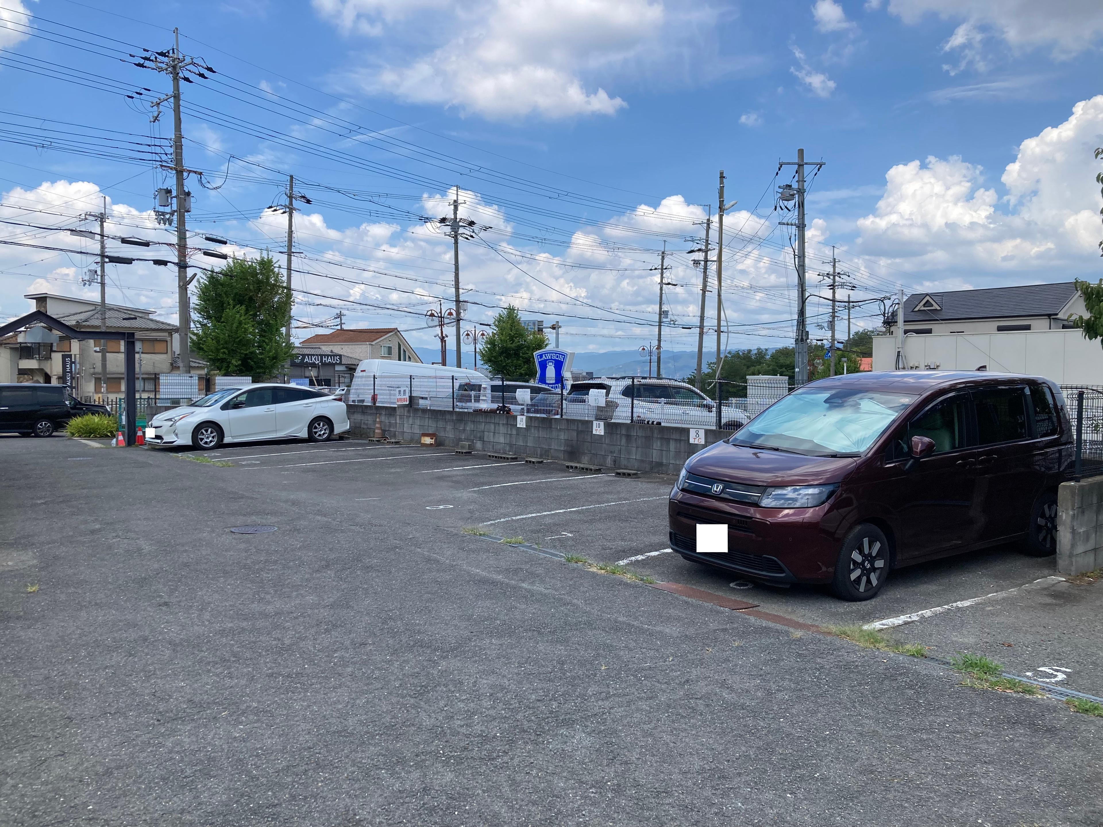 クレール長尾台ガレージの外観・駐車場イメージ2枚目