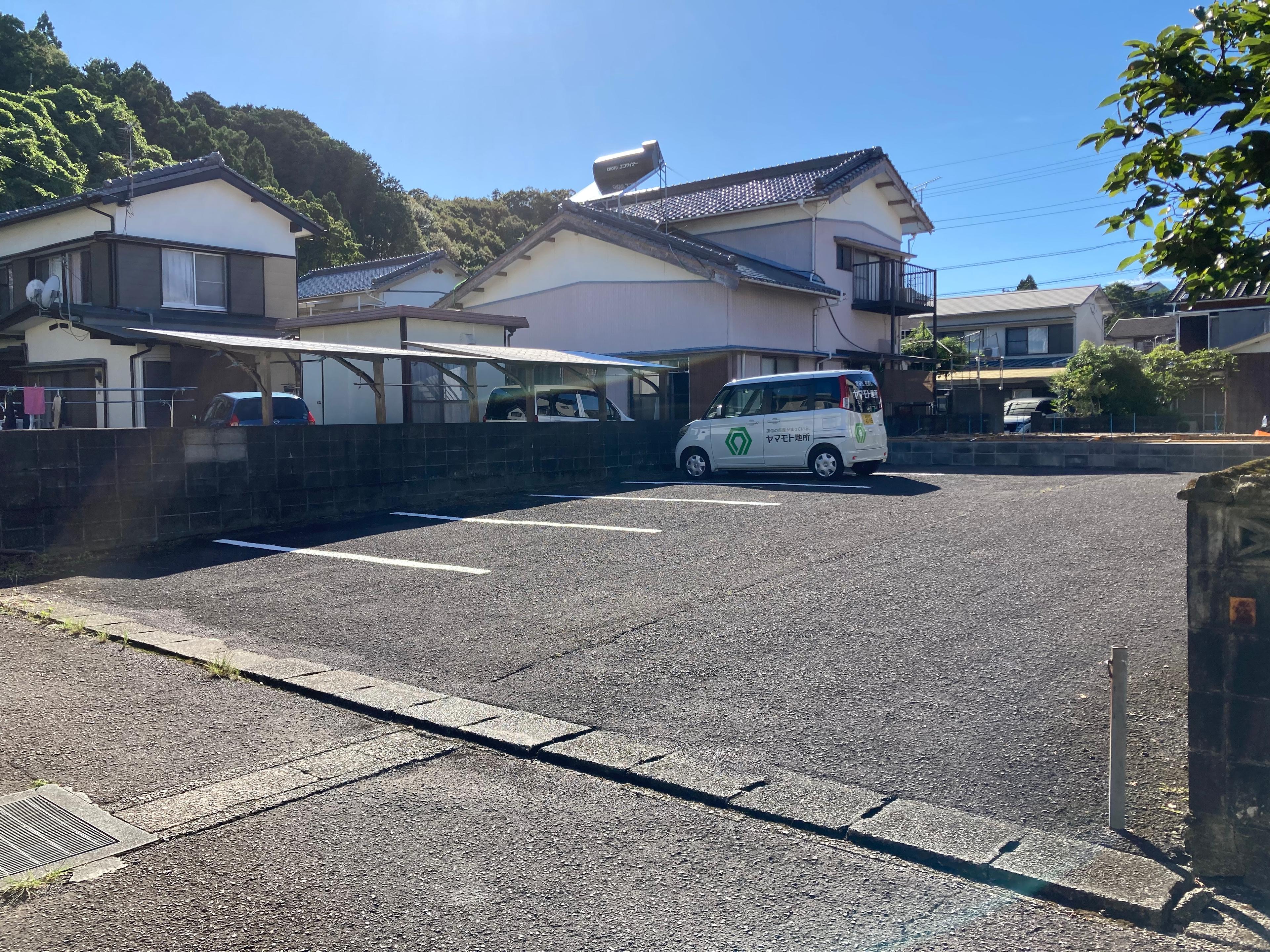 しまんとパーキング赤松町7892番15の外観・駐車場イメージ1枚目