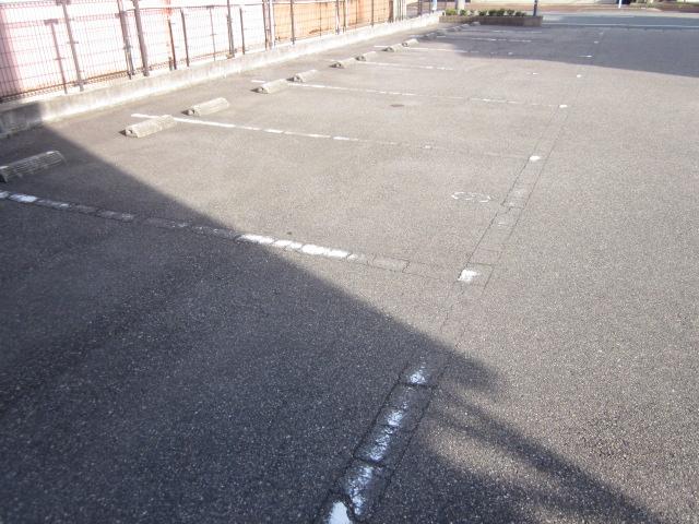 NaNa(37250)の外観・駐車場イメージ1枚目