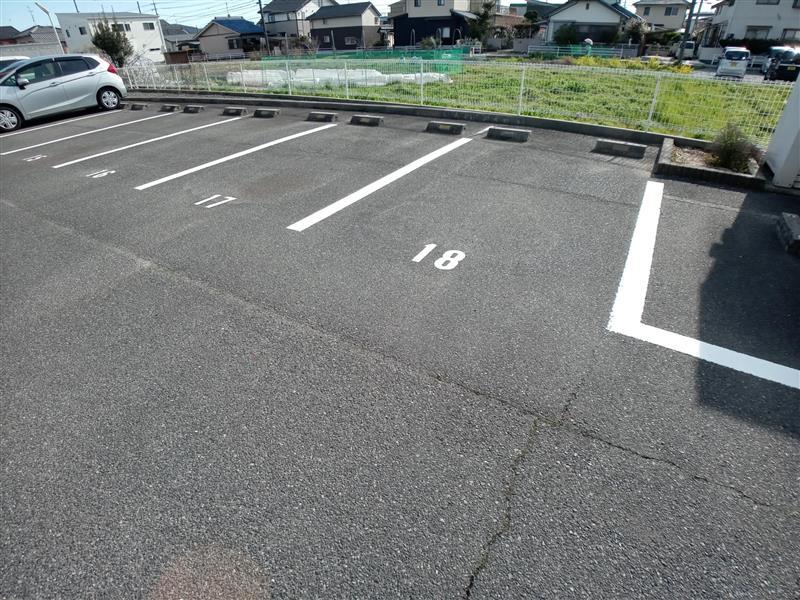 リベルタ(28227)の外観・駐車場イメージ2枚目