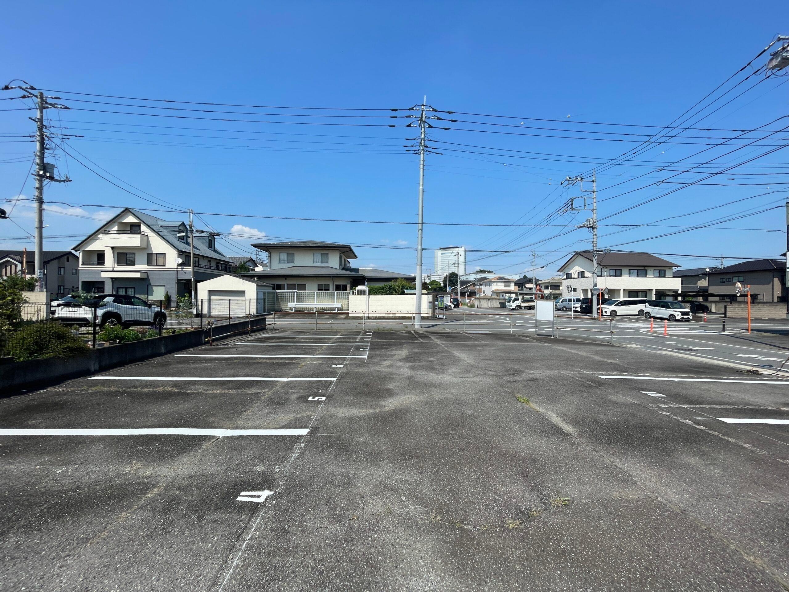 片岡町中央月極駐車場の外観・駐車場イメージ3枚目