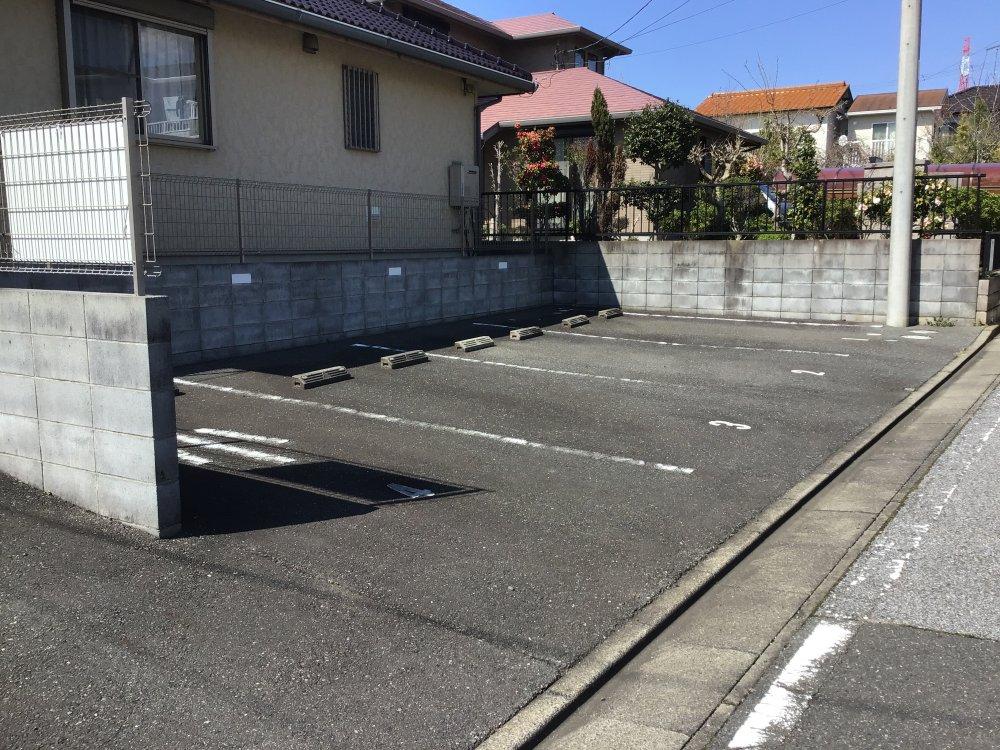 ハイムローズ駐車場の外観・駐車場イメージ1枚目
