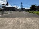 ピアメゾンの駐車場