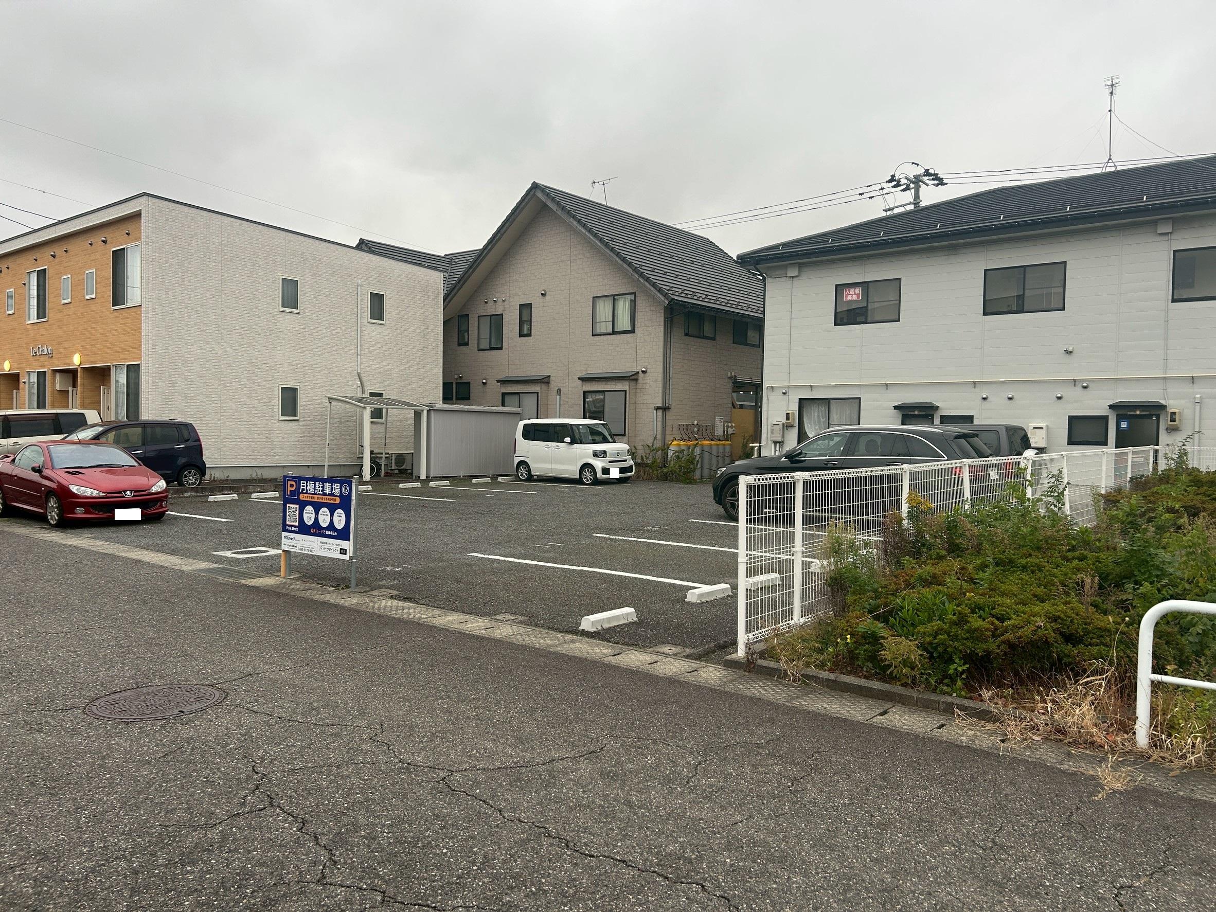 62.マイハウスパティオⅣ裏月極ガレージの外観・駐車場イメージ3枚目