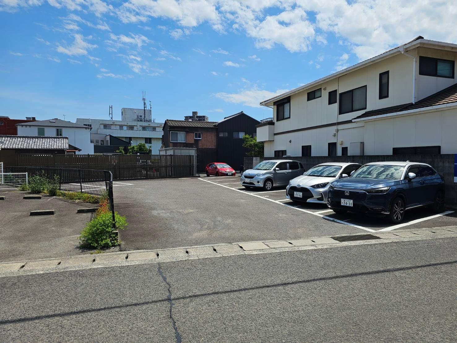 中府秋山駐車場の外観・駐車場イメージ2枚目