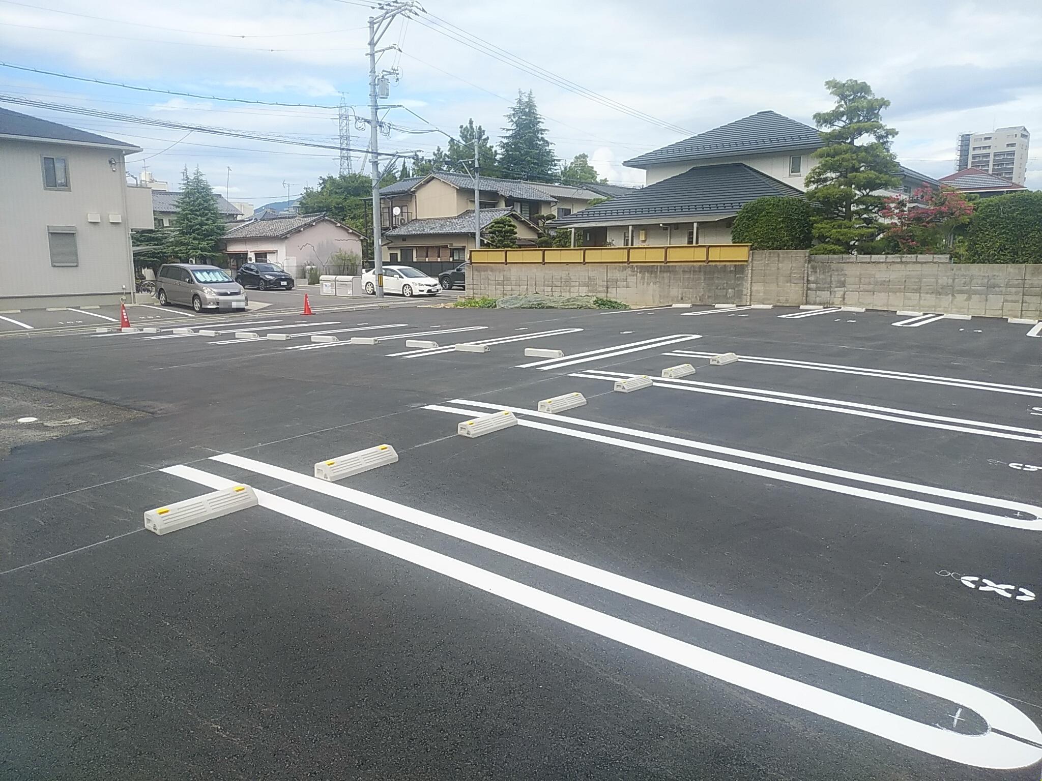 カトレアニシグチガレージの外観・駐車場イメージ1枚目