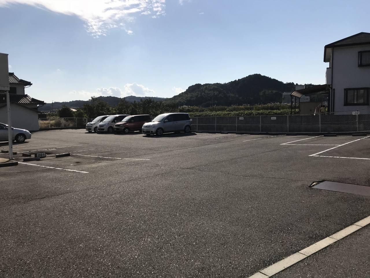 ファミーユ金澤駐車場の外観・駐車場イメージ3枚目