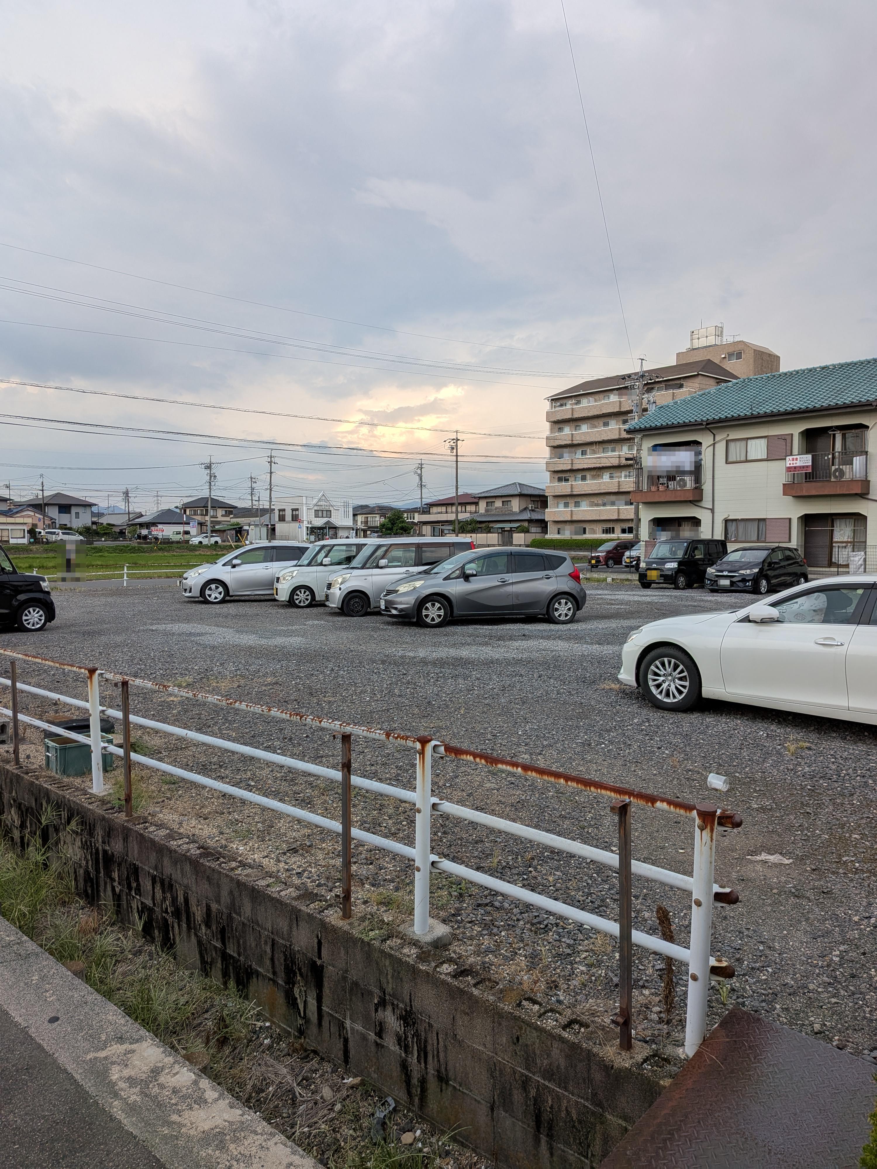 寿楽園マンション 敷地外駐車場の外観・駐車場イメージ2枚目