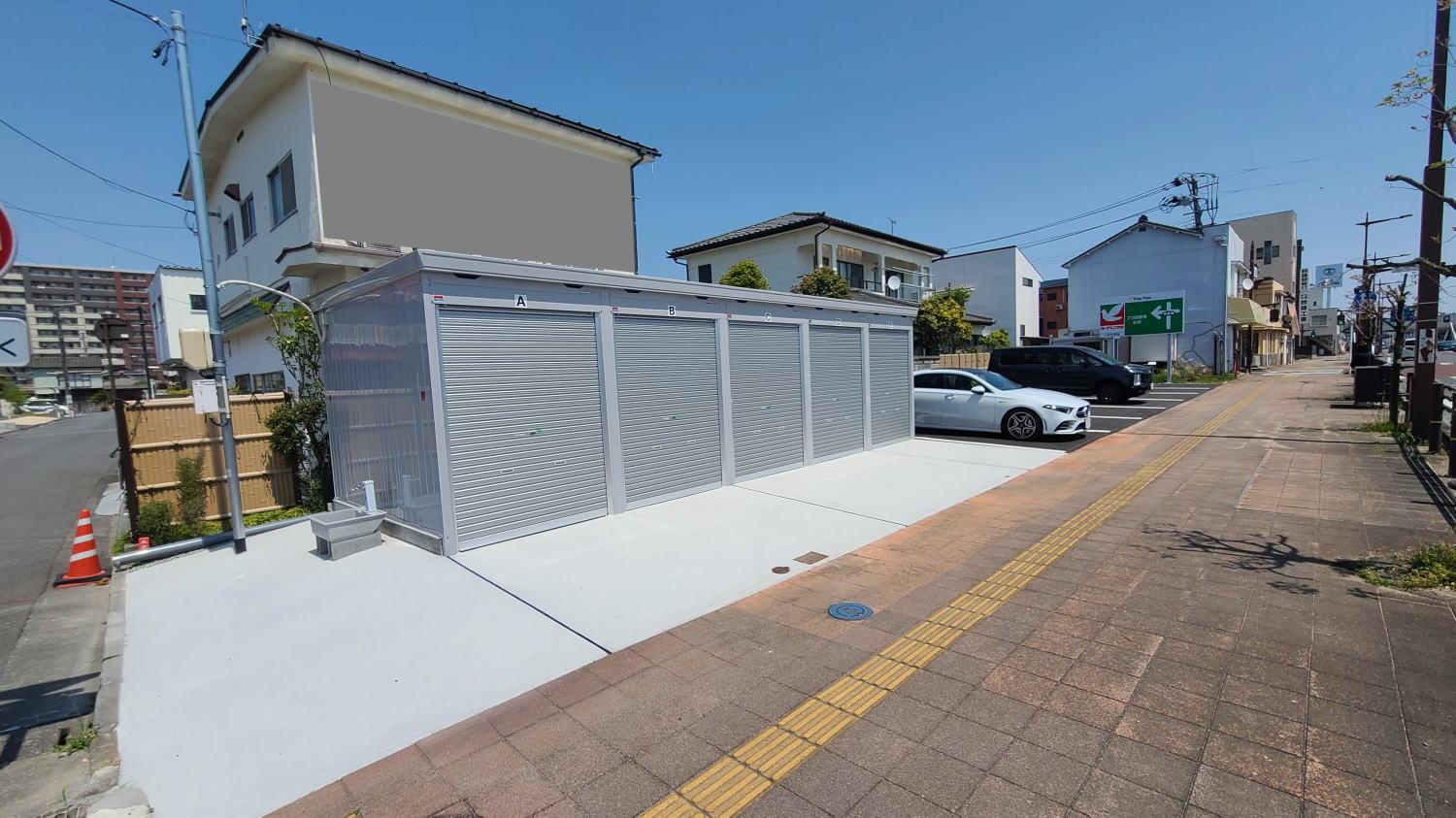 佐藤煙草店バイクガレージの外観・駐車場イメージ1枚目