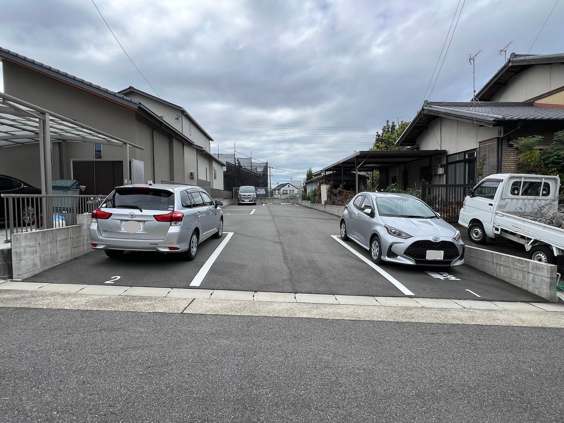 観音寺墓地・西駐車場の外観・駐車場イメージ1枚目
