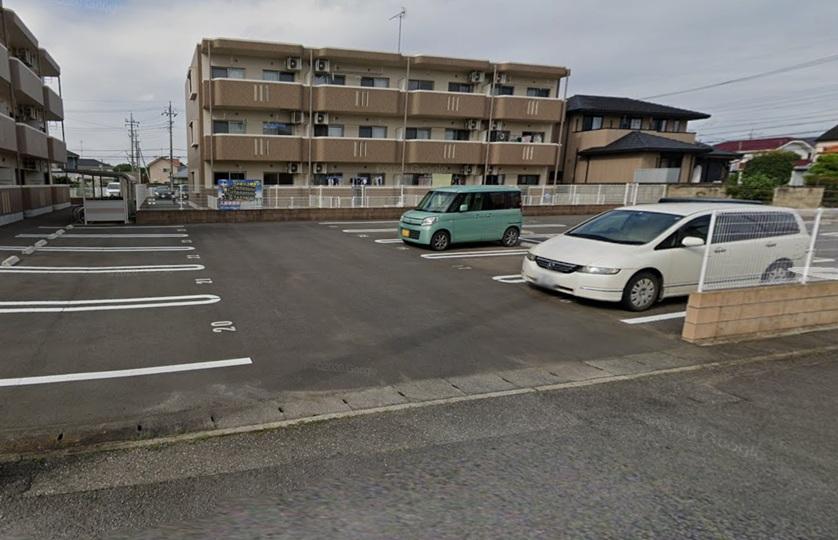 ファミーユ旭台Ⅱ駐車場の外観・駐車場イメージ1枚目