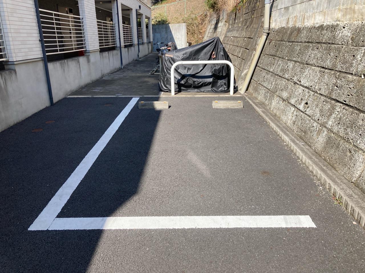 リブリ・ラウンドハイツ西生田駐車場の外観・駐車場イメージ1枚目