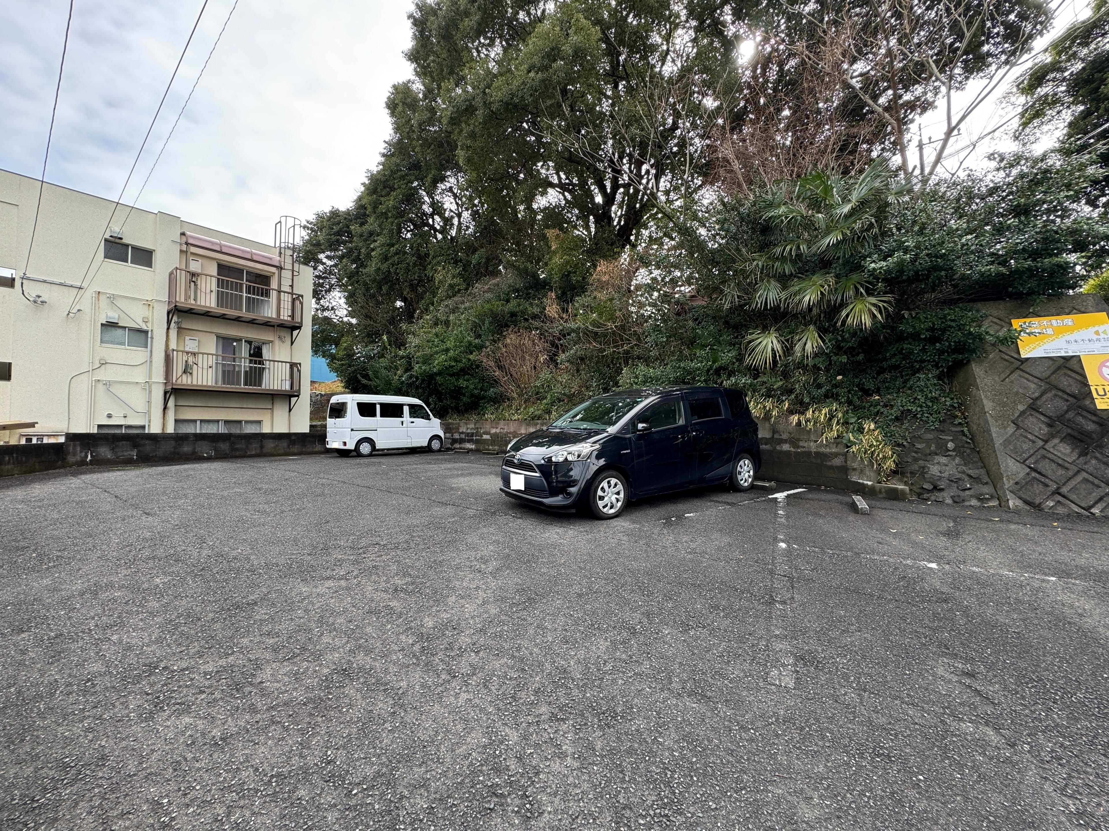 加来不動産駐車場の外観・駐車場イメージ1枚目