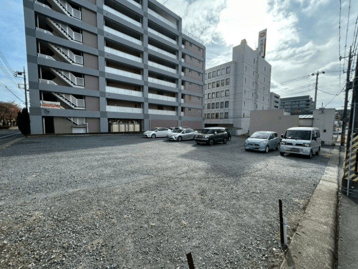 小泉パーキング(中央)の外観・駐車場イメージ1枚目