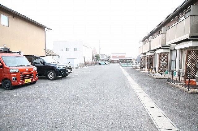 プラッサムコート東沖野の外観・駐車場イメージ2枚目
