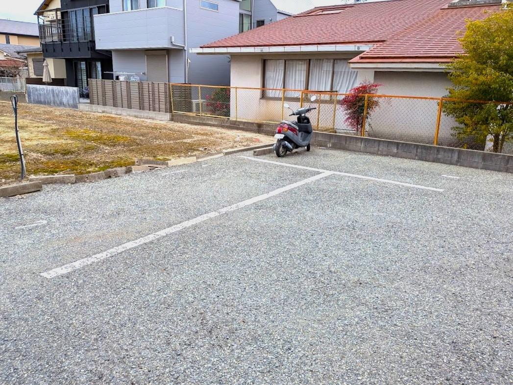 ヴィラ・サンシャインの外観・駐車場イメージ2枚目