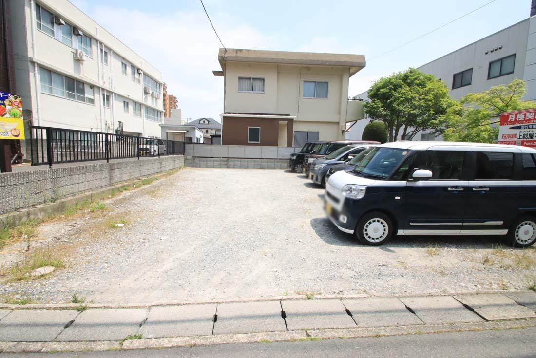 野竹産業月極駐車場の外観・駐車場イメージ3枚目
