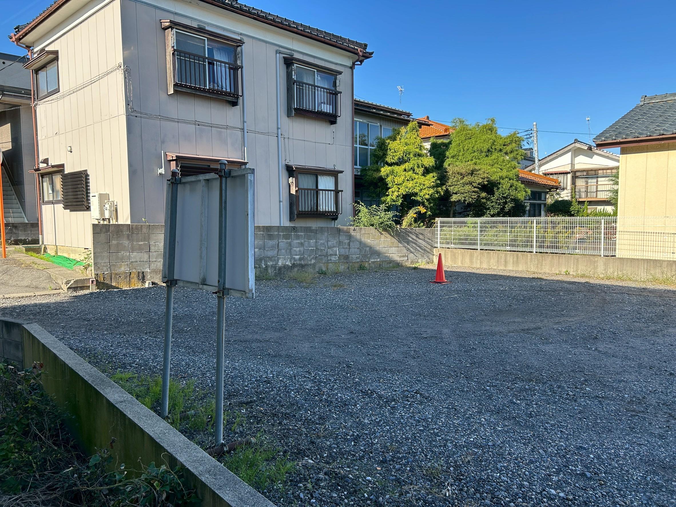 67.早川第2ガレージの外観・駐車場イメージ3枚目