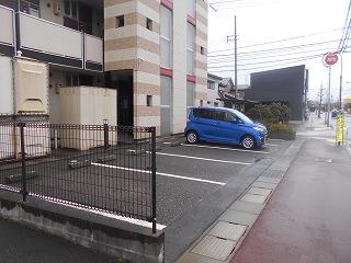 エリア51(28693)の外観・駐車場イメージ1枚目