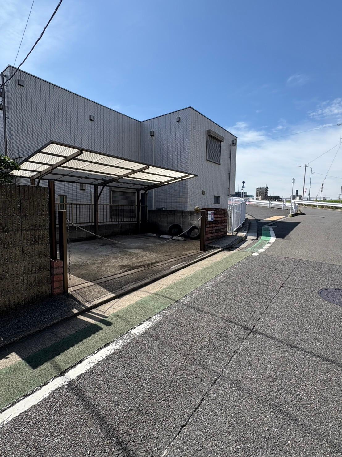 西宮駐車場(屋根付き)の外観・駐車場イメージ2枚目