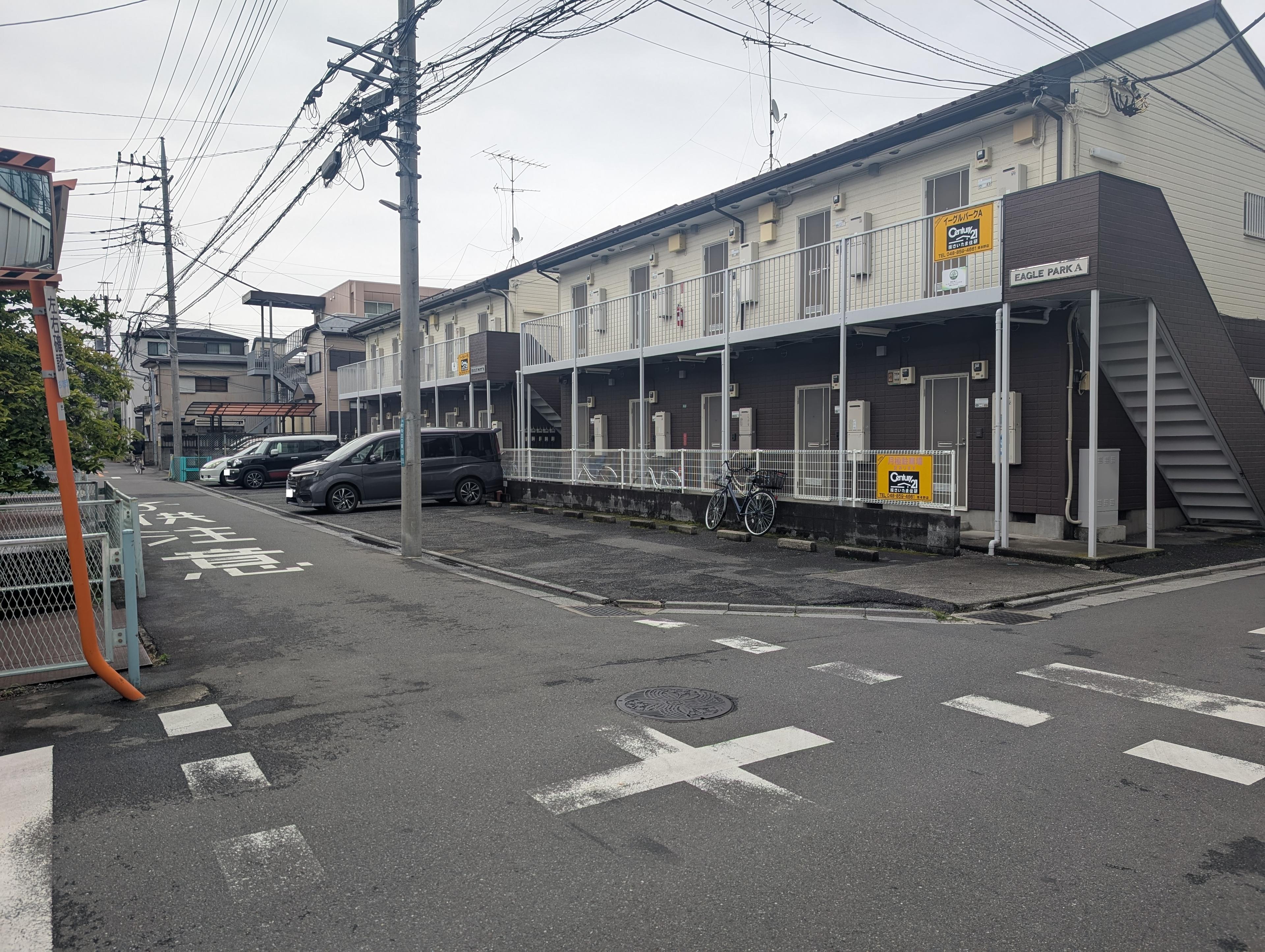 イーグルパークの外観・駐車場イメージ2枚目