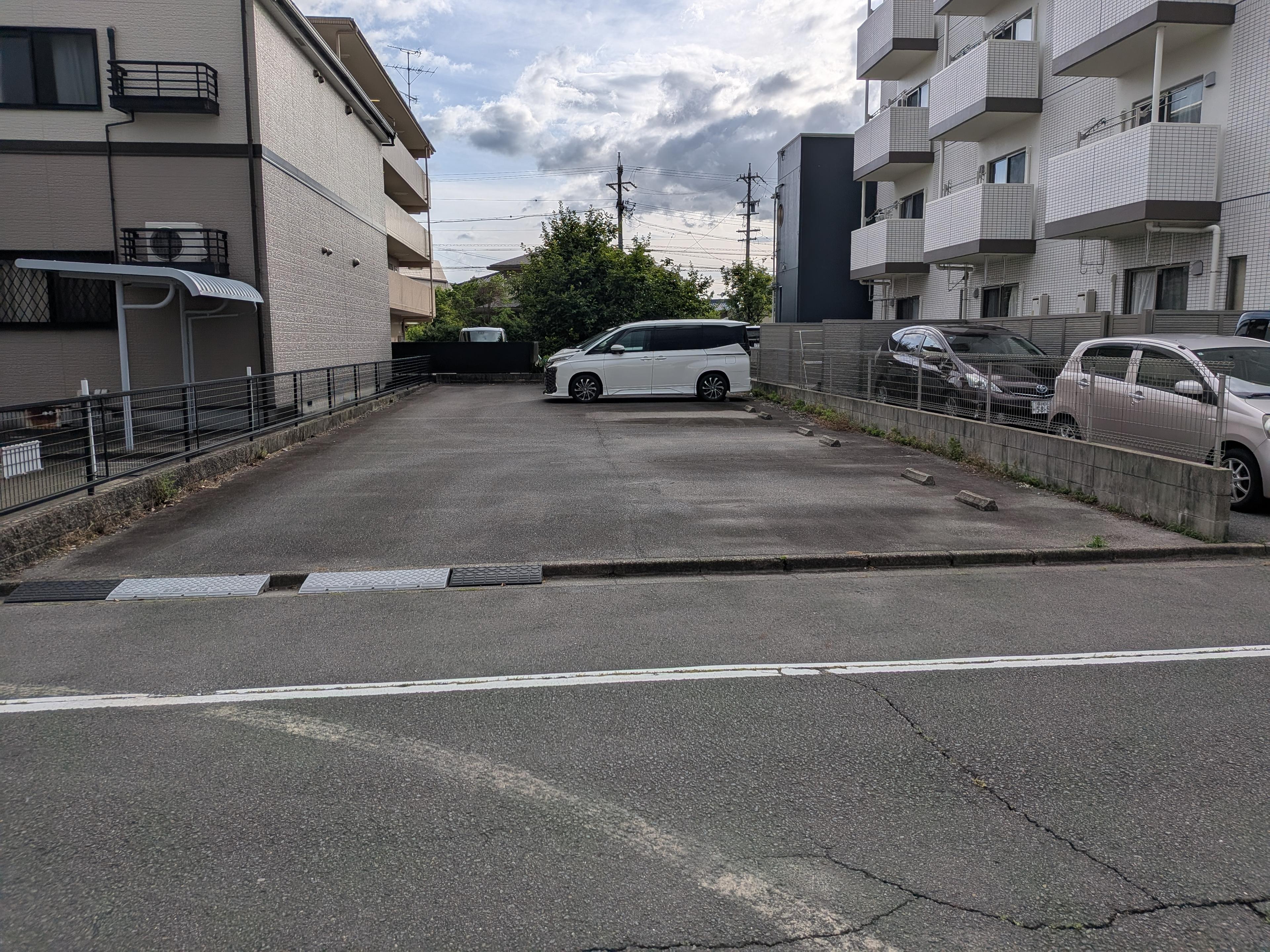 横井八幡164駐車場の外観・駐車場イメージ1枚目